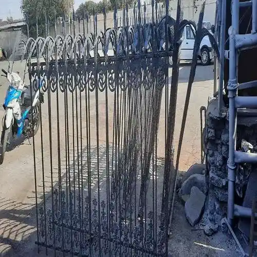 حفاظ سرنیزه ای دیوار