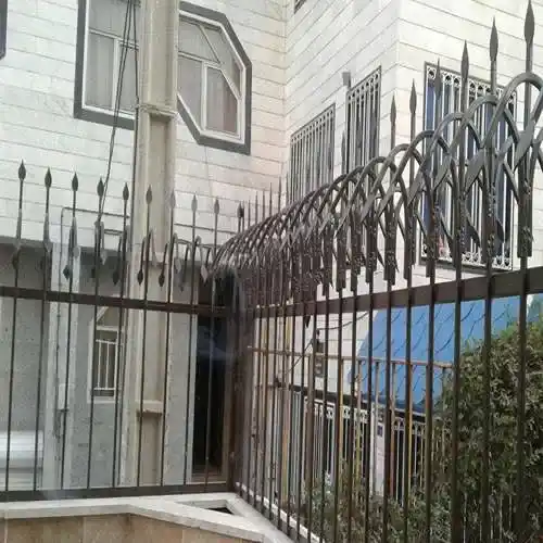 حفاظ نرده سرنیزه آبشاری