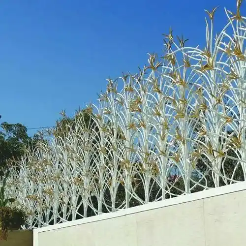 حفاظ دیواری لیلیوم