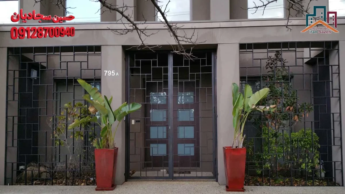 حفاظ استیل درب ورودی با طراحی مدرن مناسب خانه‌های ویلایی