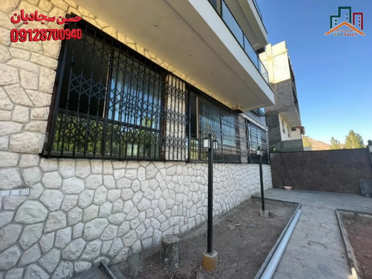 باز و بسته شدن حفاظ آکاردئونی بالکن با ریل روان و تسمه های دو گل