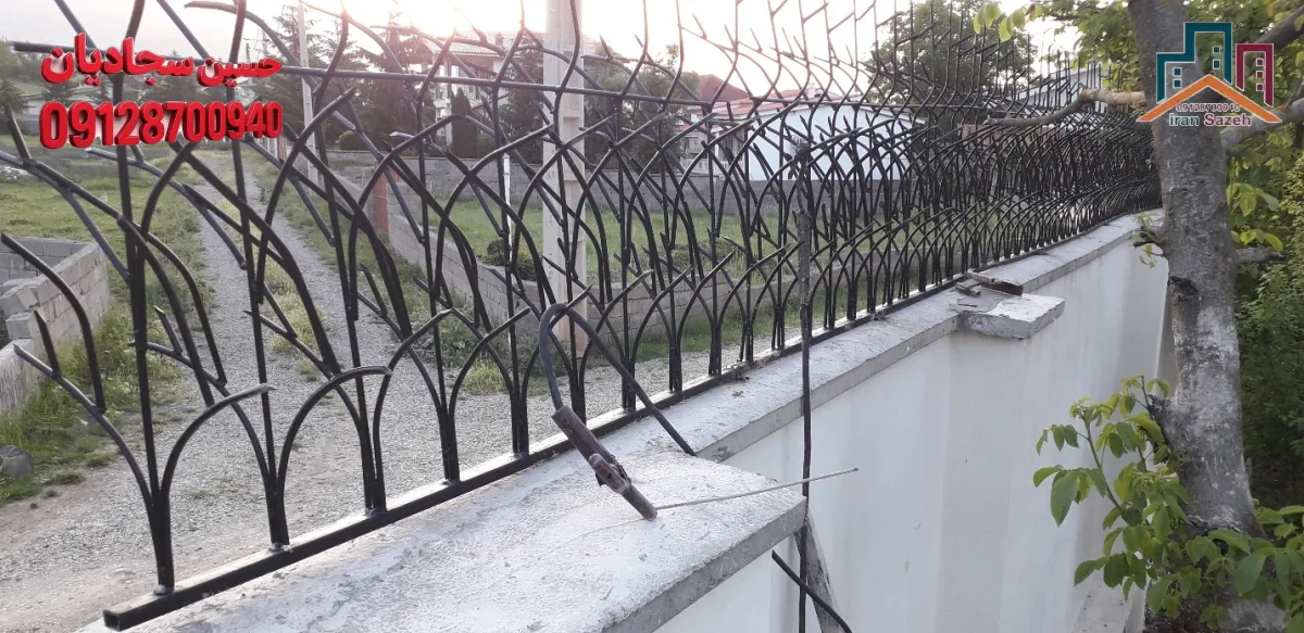 نصب حفاظ شاخ گوزنی پرتراکم روی دیوار ویلا در کردان