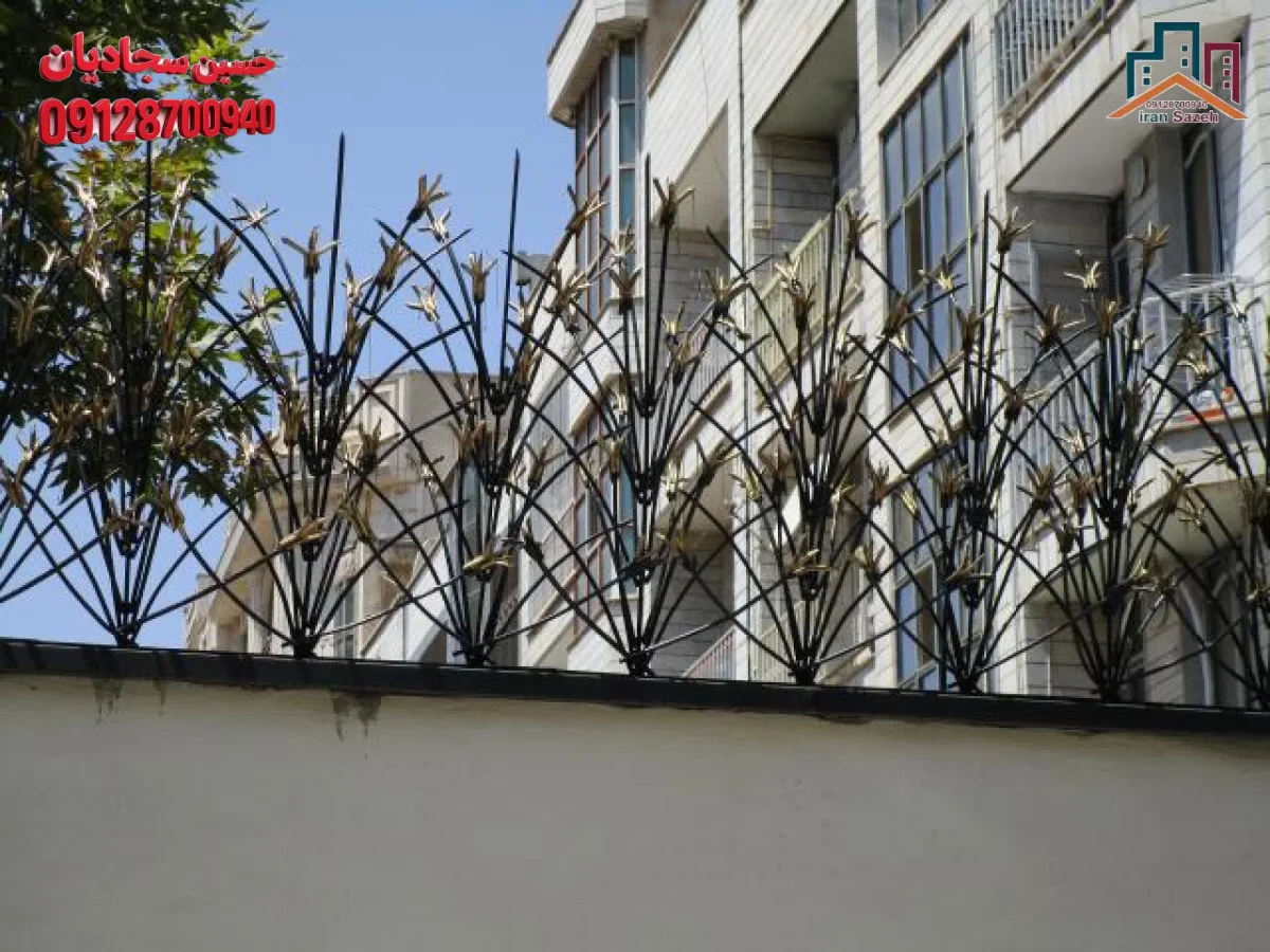 حفاظ بوته ای نصب شده روی دیوار ساختمان مسکونی