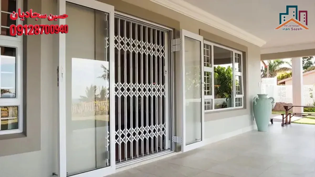 نمونه ای حفاظ آکاردئونی سه گل برای درب منزل