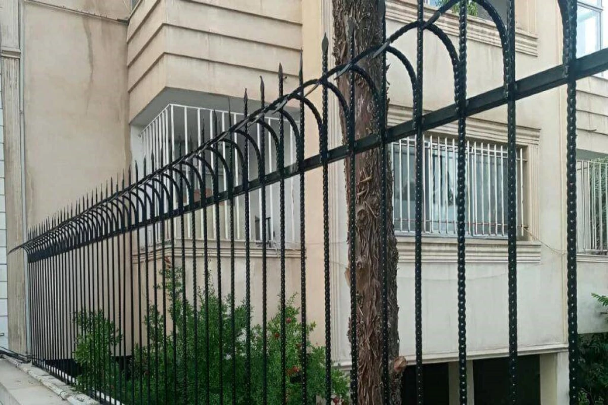 حفاظ سرنیزه ای با پهارپهلو کنگره ای