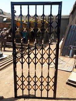 حفاظ آکاردئونی 3 گل مشکی طلایی