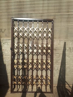 حفاظ آکاردئونی 4 گل طلایی